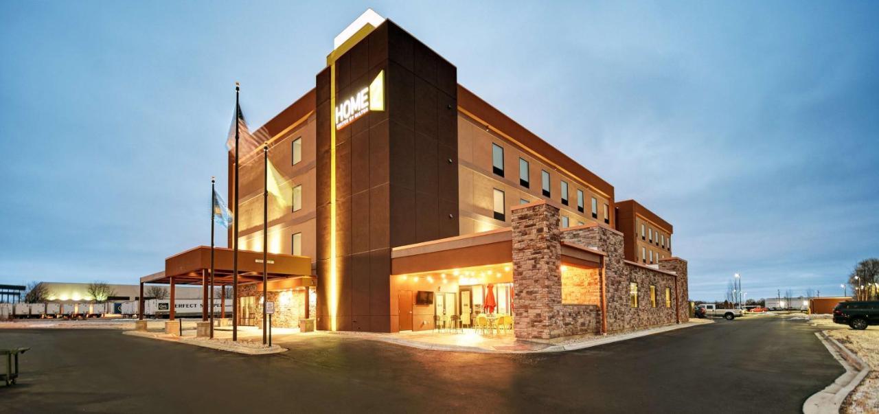 Home2 Suites By Hilton Beloit Bagian luar foto