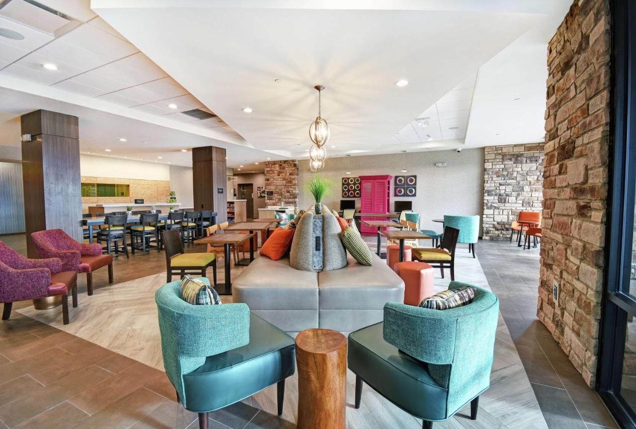 Home2 Suites By Hilton Beloit Bagian luar foto