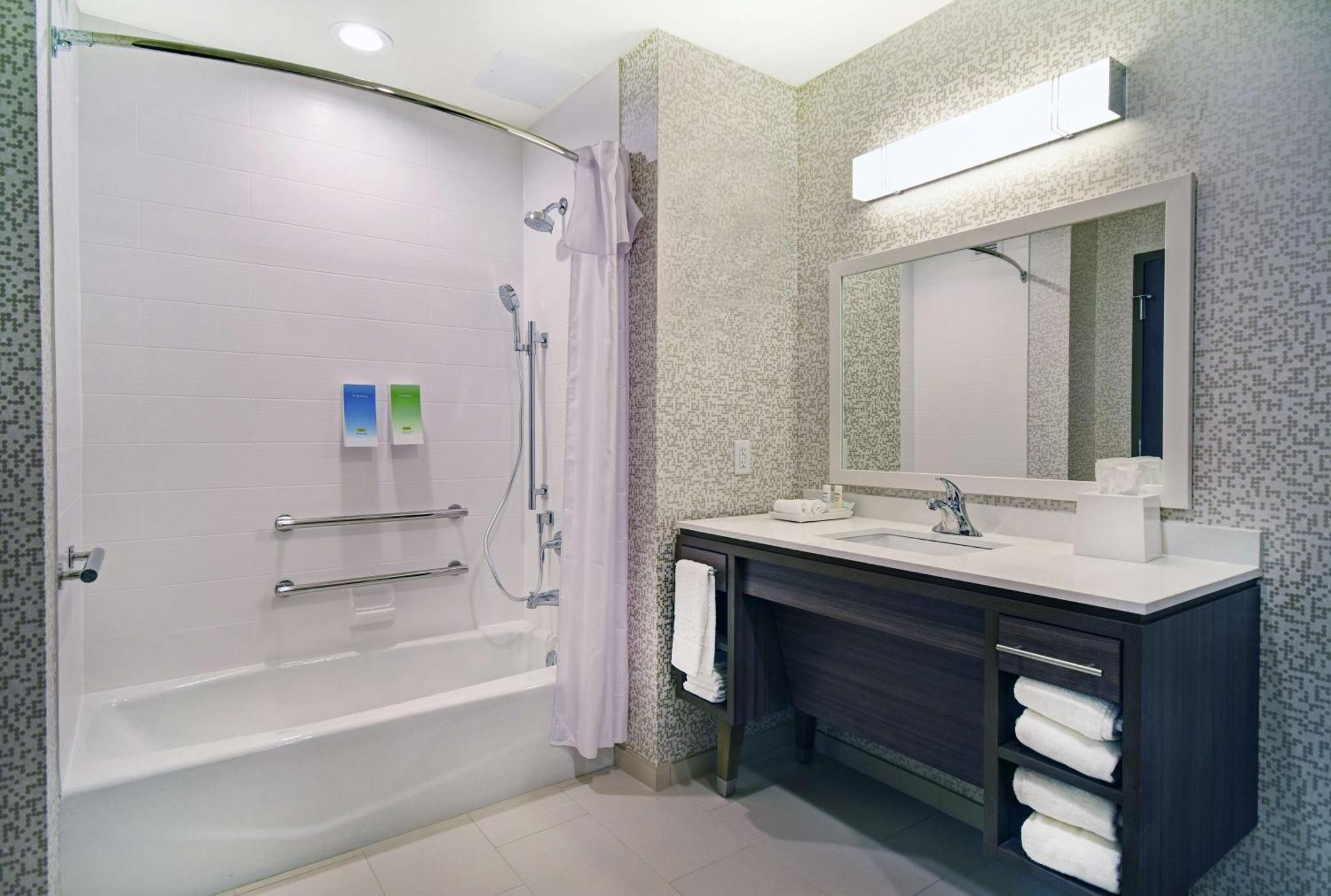 Home2 Suites By Hilton Beloit Bagian luar foto