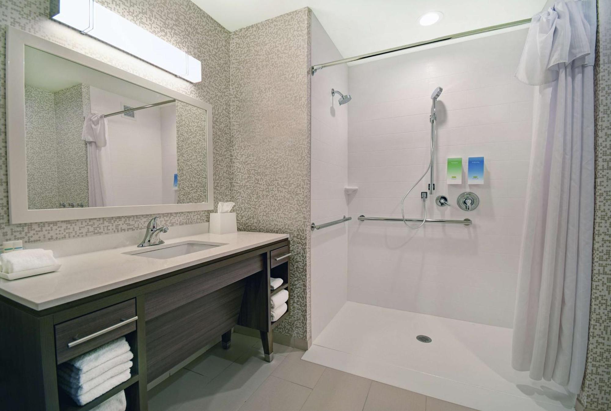 Home2 Suites By Hilton Beloit Bagian luar foto