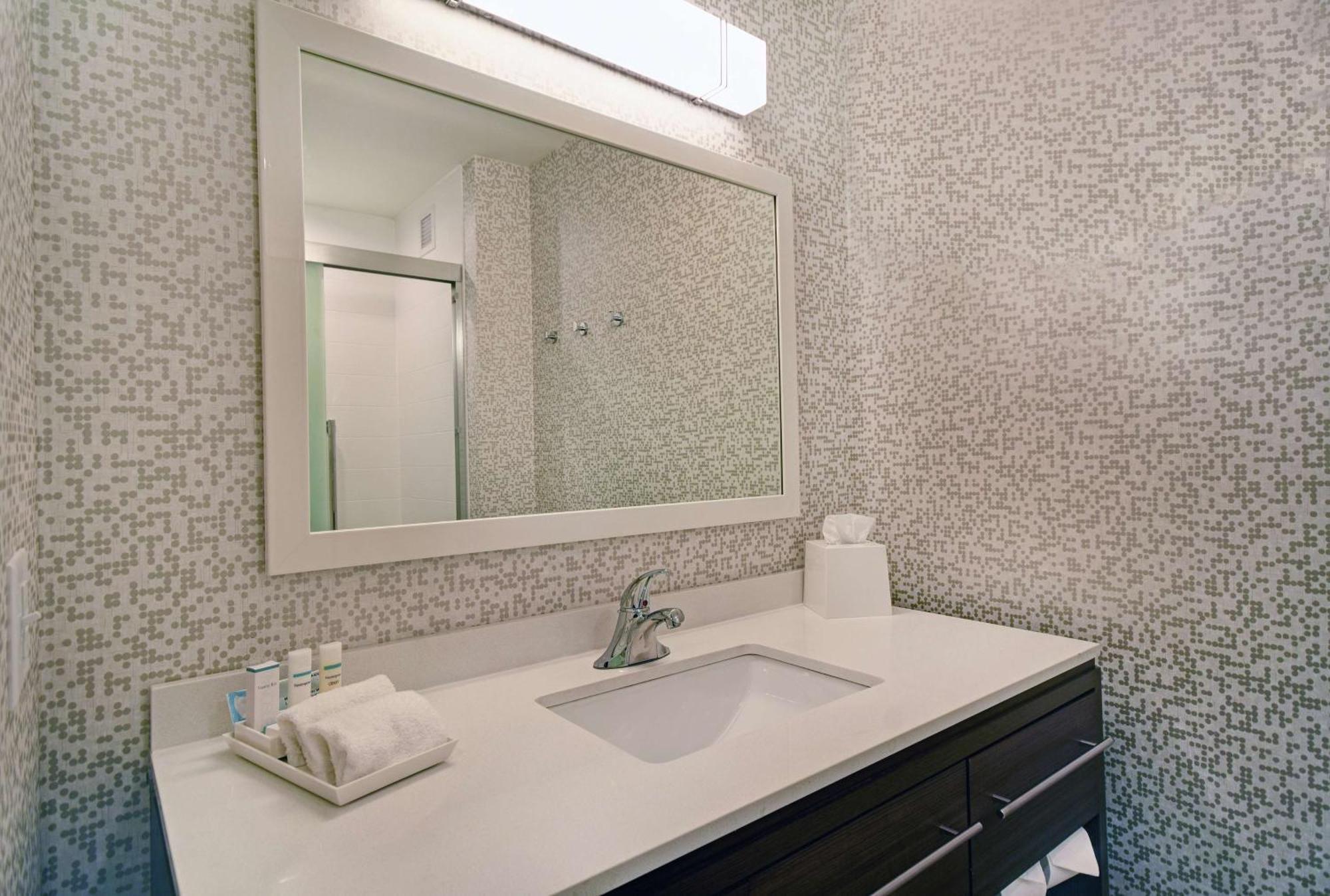 Home2 Suites By Hilton Beloit Bagian luar foto